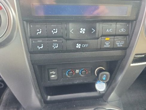 Used 2014 Toyota 4Runner Limited AWD/4WD image 19