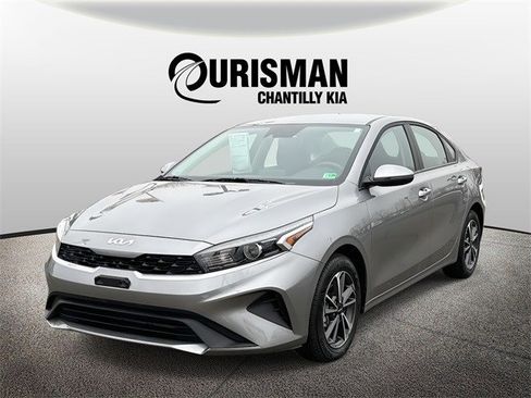Used 2024 Kia Forte LXS w/ LXS Technology Package image 5