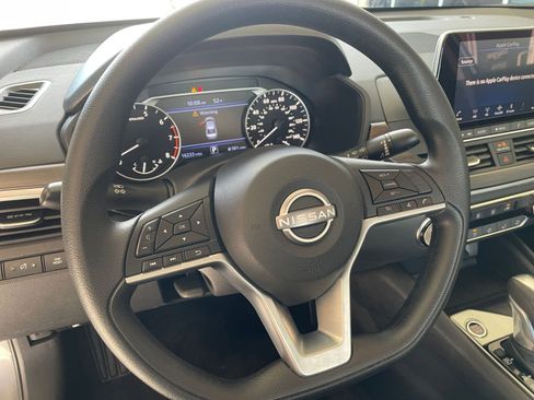 Used 2025 Nissan Altima 2.5 SV image 28