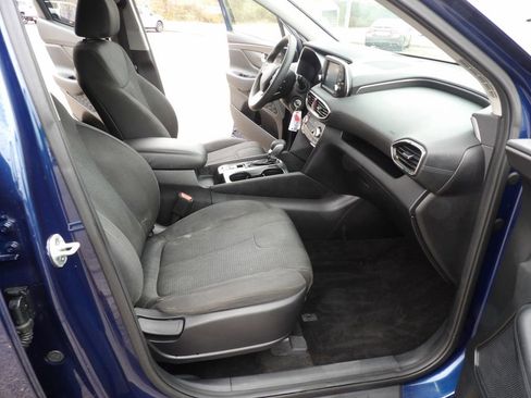 Used 2019 Hyundai Santa Fe SE image 10