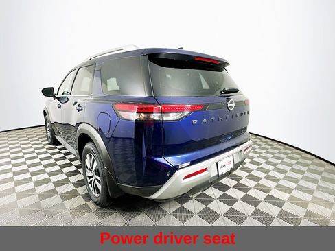 Used 2022 Nissan Pathfinder SL w/ SL Black Package image 8