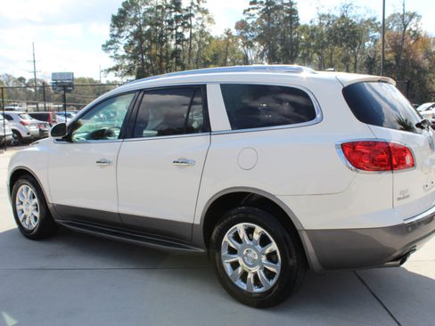 Used 2011 Buick Enclave CXL image 23
