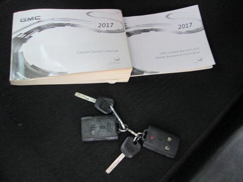 Used 2017 GMC Canyon 2WD Crew Cab w/ Convenience Package image 43