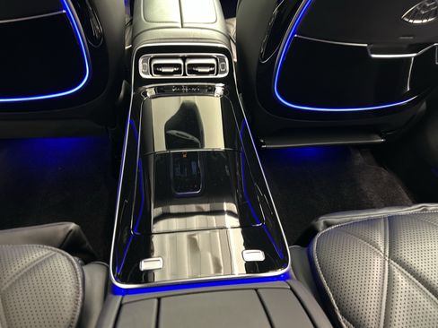 Certified 2024 Mercedes-Benz Maybach S 580 4MATIC image 39