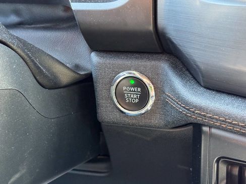 Used 2022 Ford F150 Lightning Lariat AWD/4WD image 36