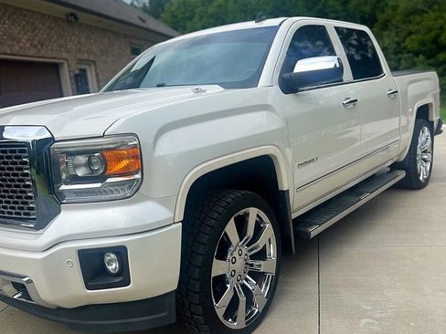 Used 2014 GMC Sierra 1500 Denali w/ Driver Alert Package AWD/4WD image 4