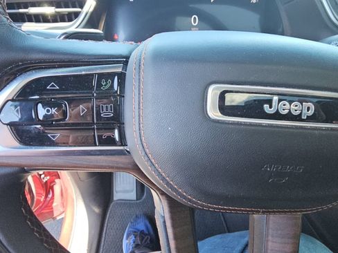 Used 2022 Jeep Grand Cherokee Summit w/ Adv Protech Group IV AWD/4WD image 11