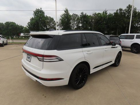 Used 2026 Lincoln Aviator Reserve w/ Jet Appearance Package RWD image 9