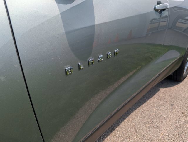 Used 2025 Chevrolet Blazer LT FWD image 30