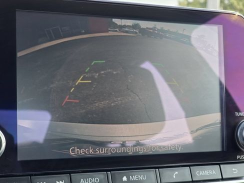 Used 2024 Nissan Altima 2.5 SV FWD image 5