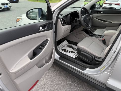 Used 2019 Hyundai Tucson SE AWD/4WD image 17