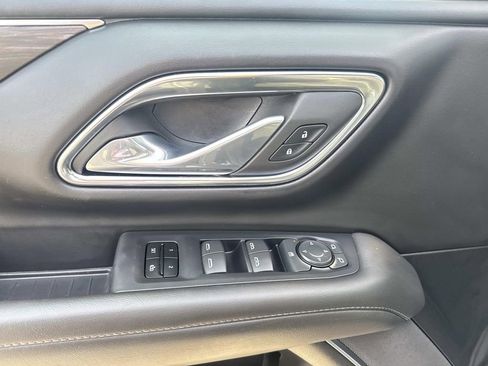 Certified 2024 Chevrolet Suburban LT RWD image 19