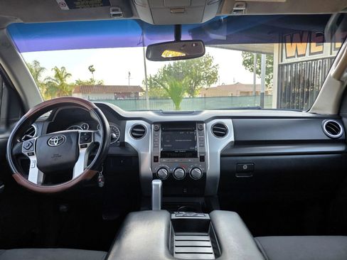 Used 2017 Toyota Tundra SR5 RWD image 6