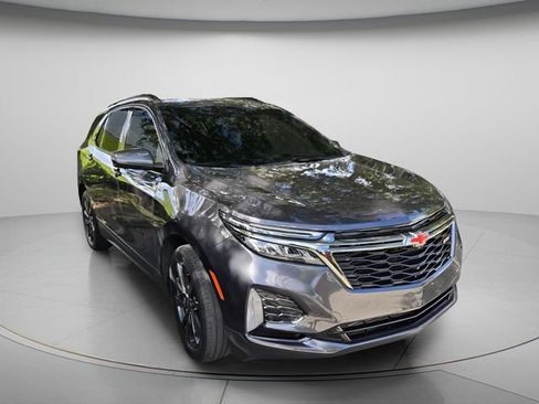 Used 2022 Chevrolet Equinox RS w/ Infotainment Package FWD image 4