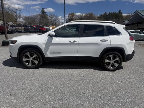 Used 2019 Jeep Cherokee Limited AWD/4WD image 2