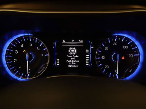 Used 2019 Chrysler Pacifica Touring-L image 7