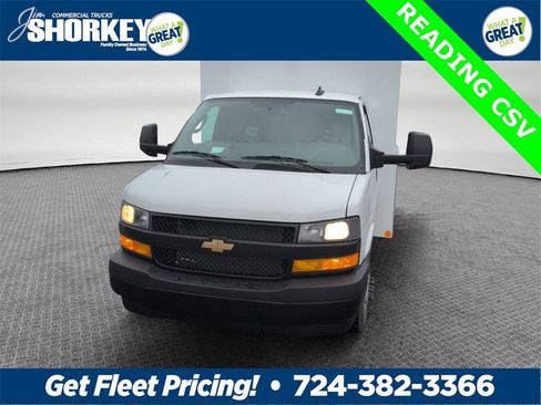 New 2025 Chevrolet Express 3500 image 9