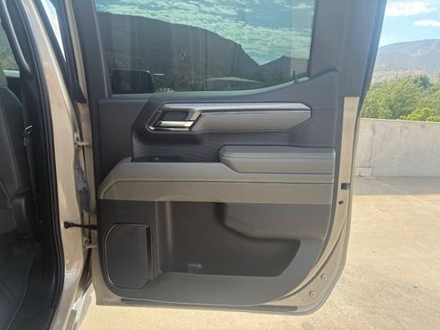 Used 2023 Chevrolet Silverado 1500 ZR2 w/ Technology Package image 18