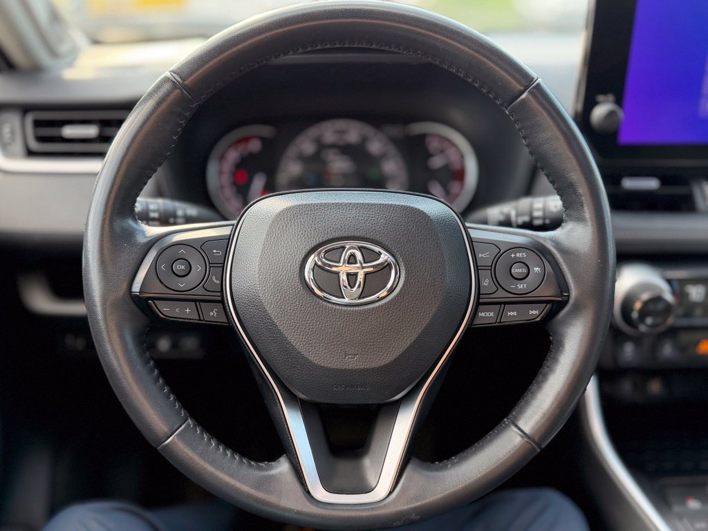Used 2023 Toyota RAV4 XLE Premium AWD/4WD image 7