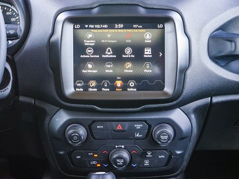 Used 2021 Jeep Renegade Latitude FWD image 15
