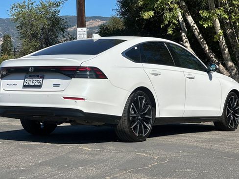 Used 2025 Honda Accord Touring image 4