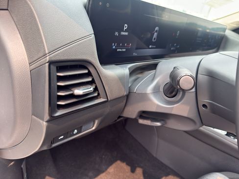 New 2026 Nissan Sentra SV w/ SV Convenience Package FWD image 13
