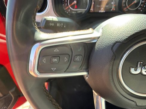 Used 2025 Jeep Wrangler Sahara w/ Dual Top Group AWD/4WD image 23