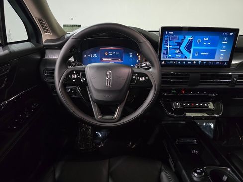 New 2026 Lincoln Corsair Premiere image 20