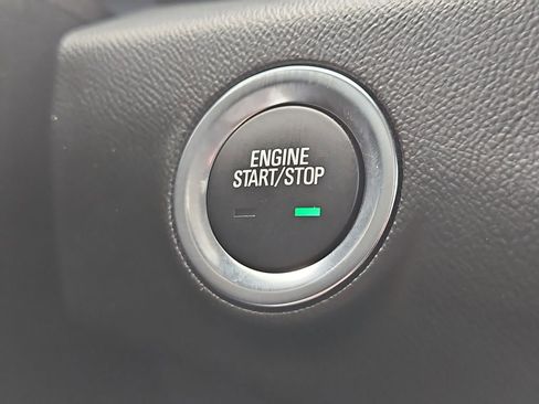 Used 2022 GMC Terrain SLT image 25