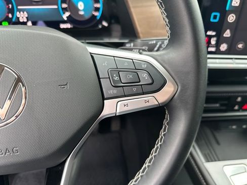 Certified 2025 Volkswagen Atlas SE image 20