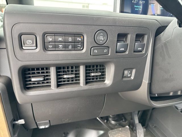 Used 2024 Chevrolet Brightdrop 400 w/ Commercial Equipment Package AWD/4WD image 25