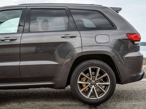 Used 2018 Jeep Grand Cherokee Trackhawk AWD/4WD image 5