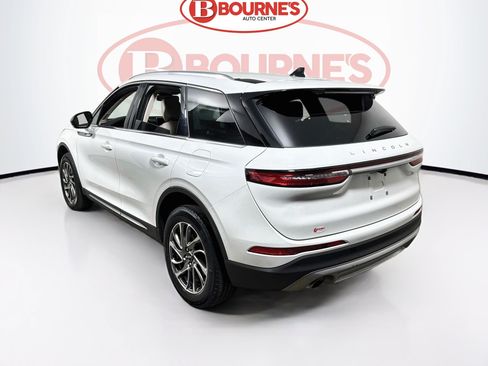 Used 2022 Lincoln Corsair AWD w/ Equipment Group 101A image 8