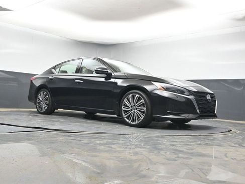 Used 2024 Nissan Altima 2.5 SL image 16