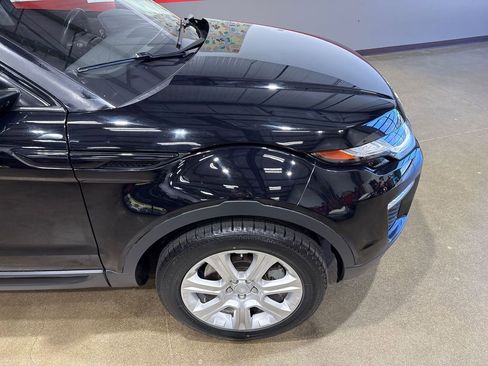 Used 2017 Land Rover Range Rover Evoque SE Premium image 57