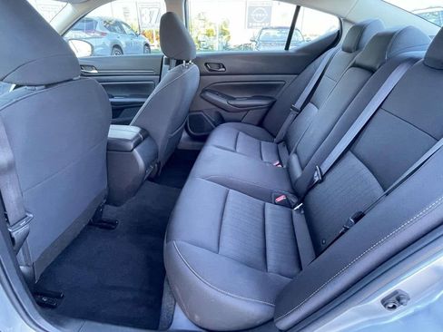 Used 2024 Nissan Altima 2.5 SV image 12