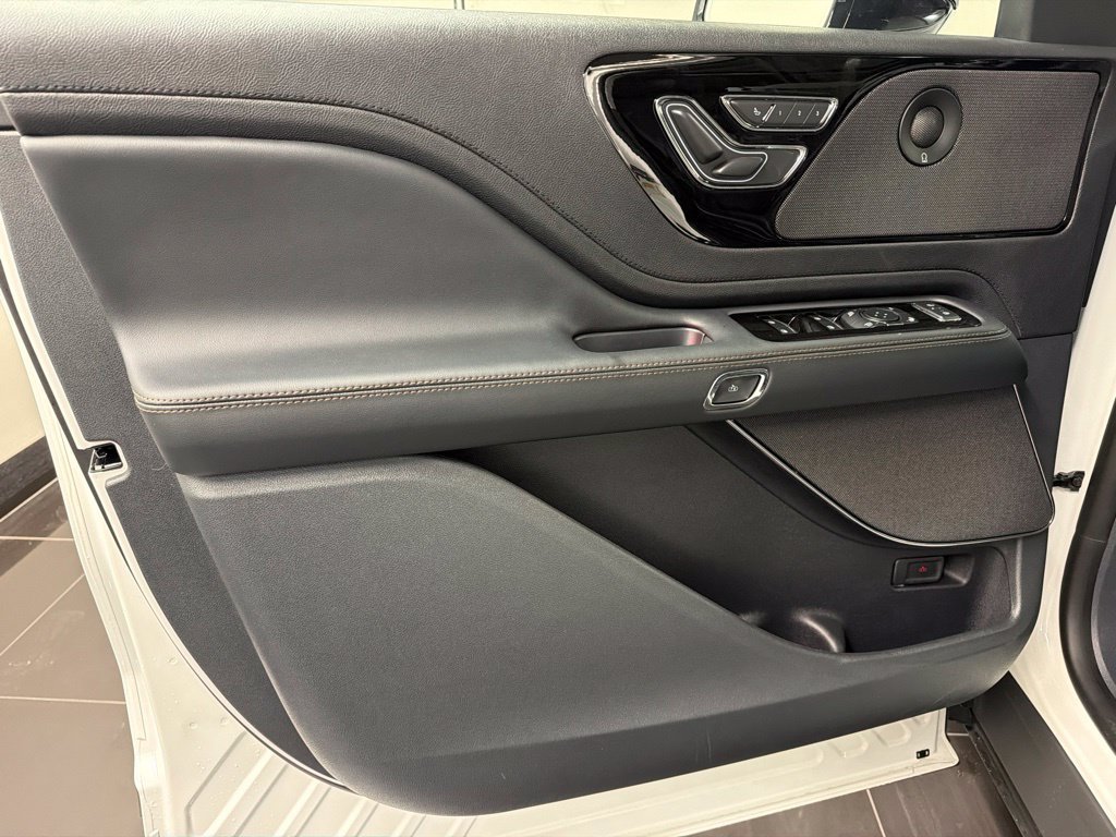 New 2026 Lincoln Aviator Reserve AWD/4WD image 31