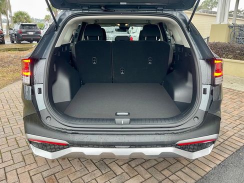 Used 2025 Kia Sportage LX image 5