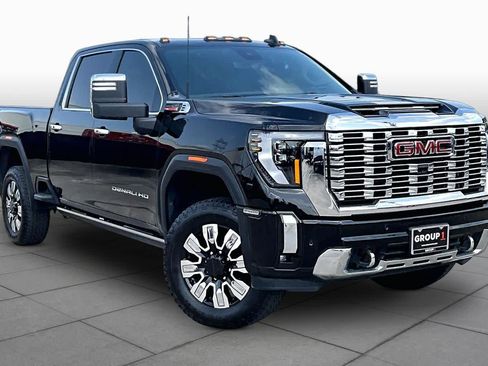 Used 2025 GMC Sierra 2500 Denali w/ Denali Reserve Package AWD/4WD image 3