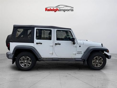 Used 2017 Jeep Wrangler Unlimited Sport w/ Max Tow Package AWD/4WD image 6