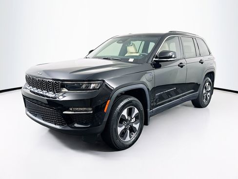 Used 2022 Jeep Grand Cherokee Limited 4xe w/ Luxury Tech Group II image 3