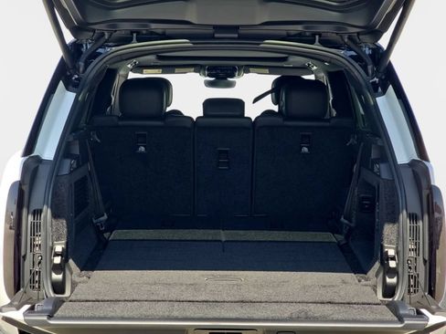 New 2026 Land Rover Range Rover Long Wheelbase SE AWD/4WD image 12