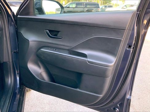 Used 2025 Hyundai Kona SEL FWD image 24