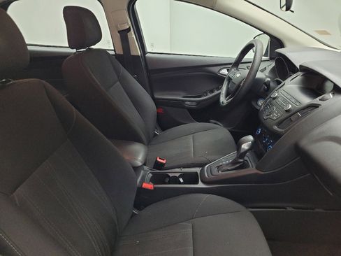 Used 2018 Ford Focus SE FWD image 21
