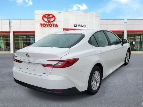 Used 2025 Toyota Camry LE FWD image 3