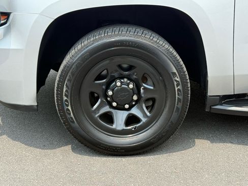 Used 2019 Chevrolet Tahoe 2WD w/ Remote Keyless Entry Package image 34