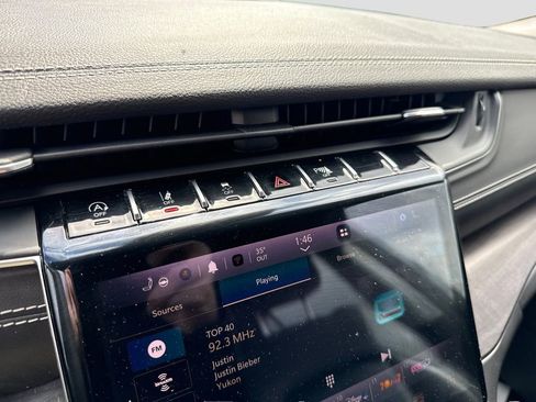 Used 2023 Jeep Grand Cherokee L Limited w/ Black Appearance Package AWD/4WD image 21