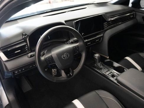 Used 2025 Toyota Camry SE FWD image 3