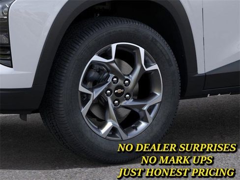 New 2026 Chevrolet Trax LT w/ Driver Confidence Package image 9