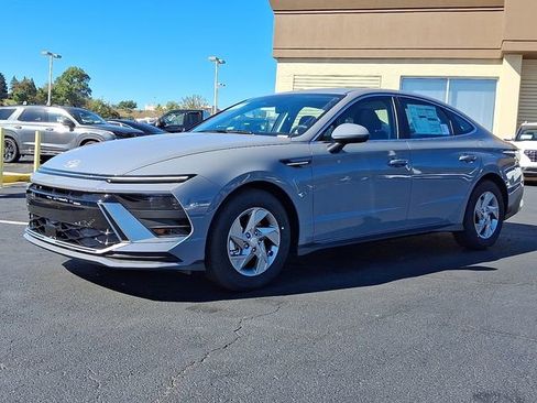 New 2026 Hyundai Sonata SE FWD image 2
